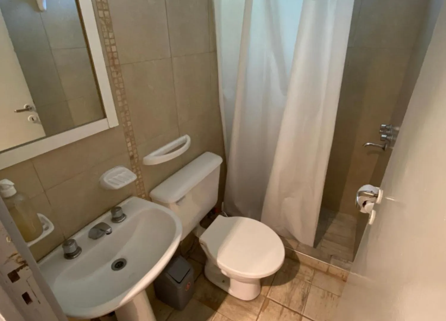 Hostel S&J Mendoza Guaymallén